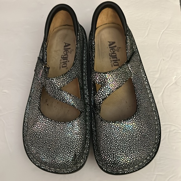 Algeria shoes. Most comfortable! Iridescent color will go with anything! Size 7 - Picture 5 of 5
